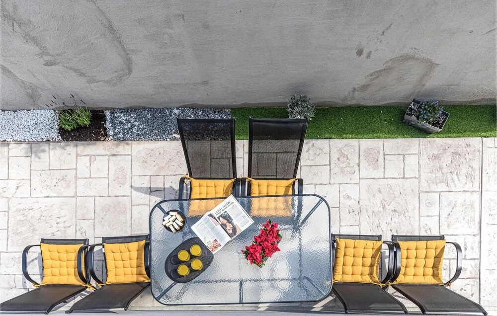 Beautiful Apartment in Kastel Gomilica With Wifi and 2 Bedrooms