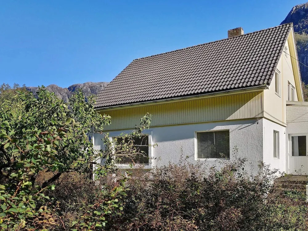 8 Person Holiday Home in Dyrdal