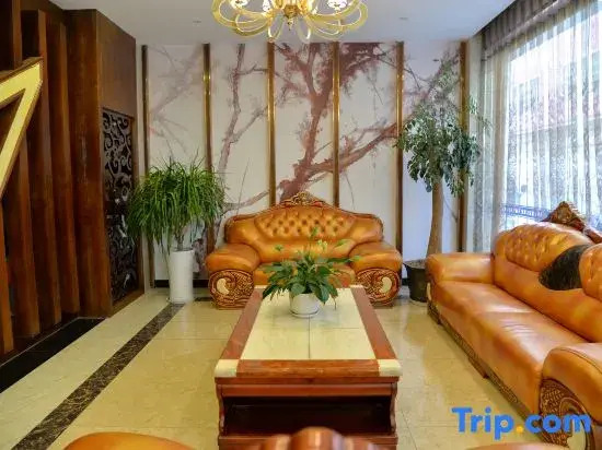 Zhaotong Junshangdu Hotel