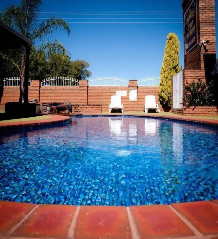 Charles sturt motor inn