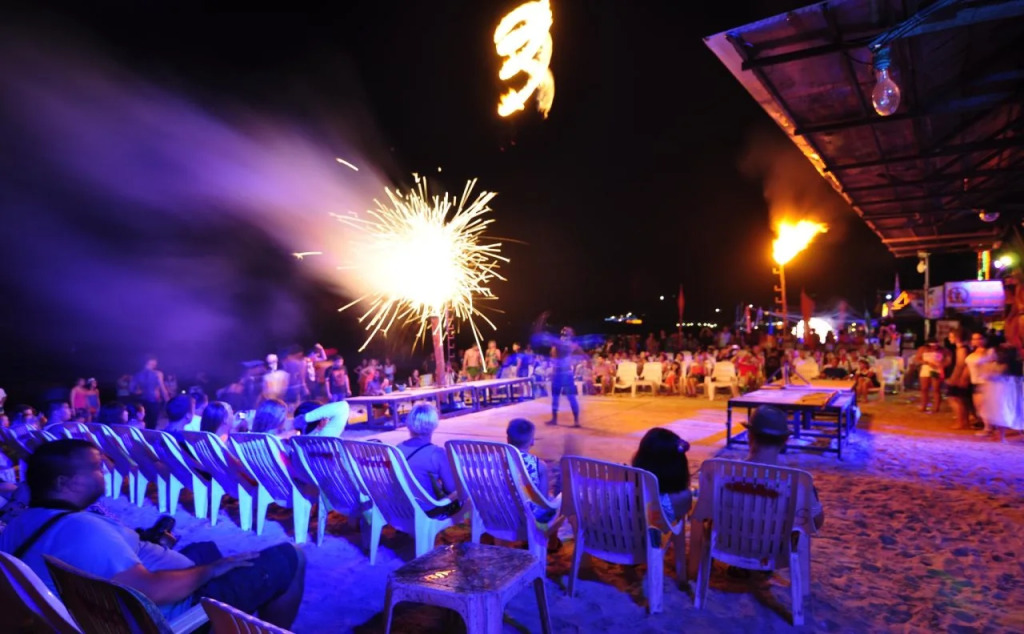 Twin Palms Hostel Phi Phi