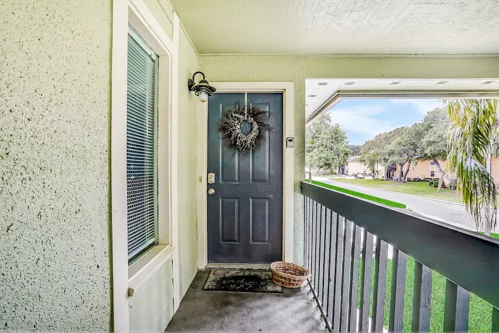 Charming Condo w/ Pool 500 Yards to Beach, Near Lighthouse & Downtown