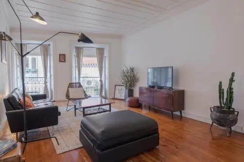 Lovelystay - Chiado 2 Bedroom Charm!