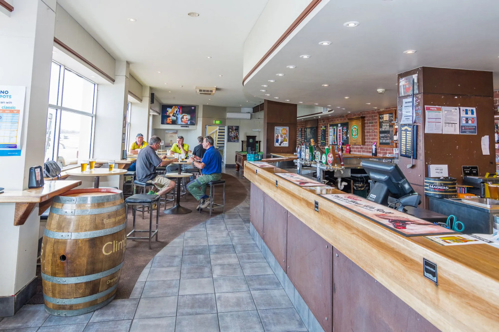 Merimbula Lakeview Hotel