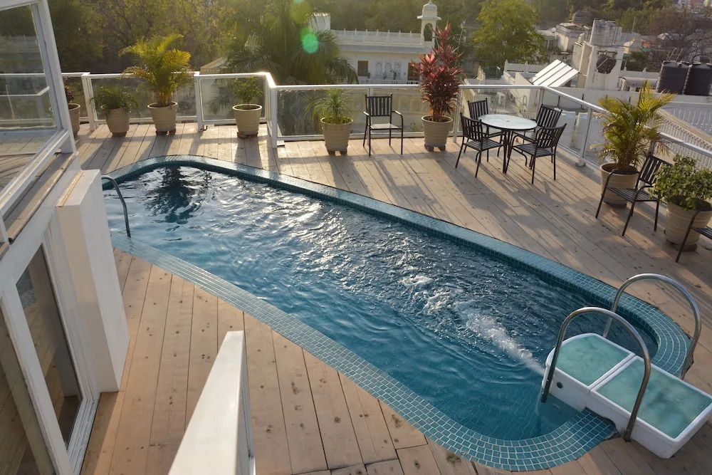 Tripli Hotels Shiv Villas