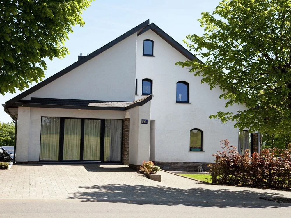 Classy Villa in Bllingen With High Fens and Town of Spa Nearby