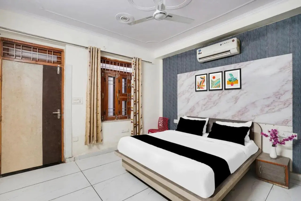 OYO 26462 Hotel Yatrik