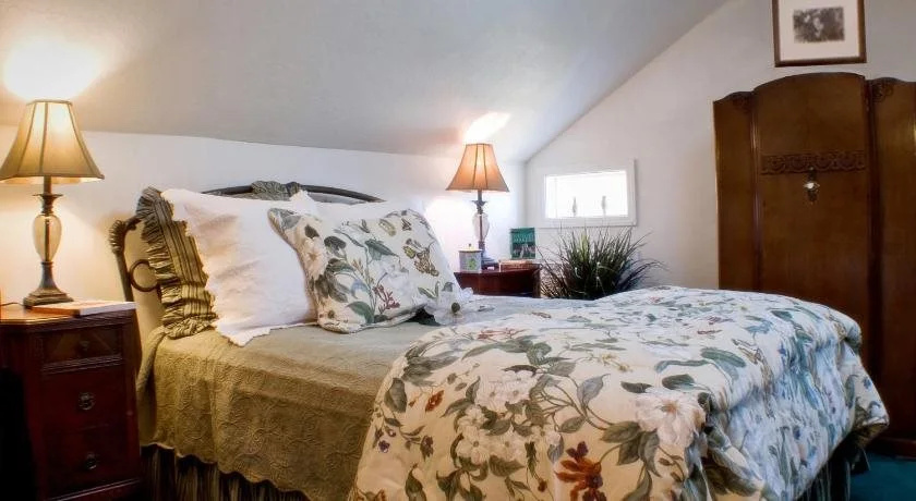 R. R. Thompson House Bed & Breakfast