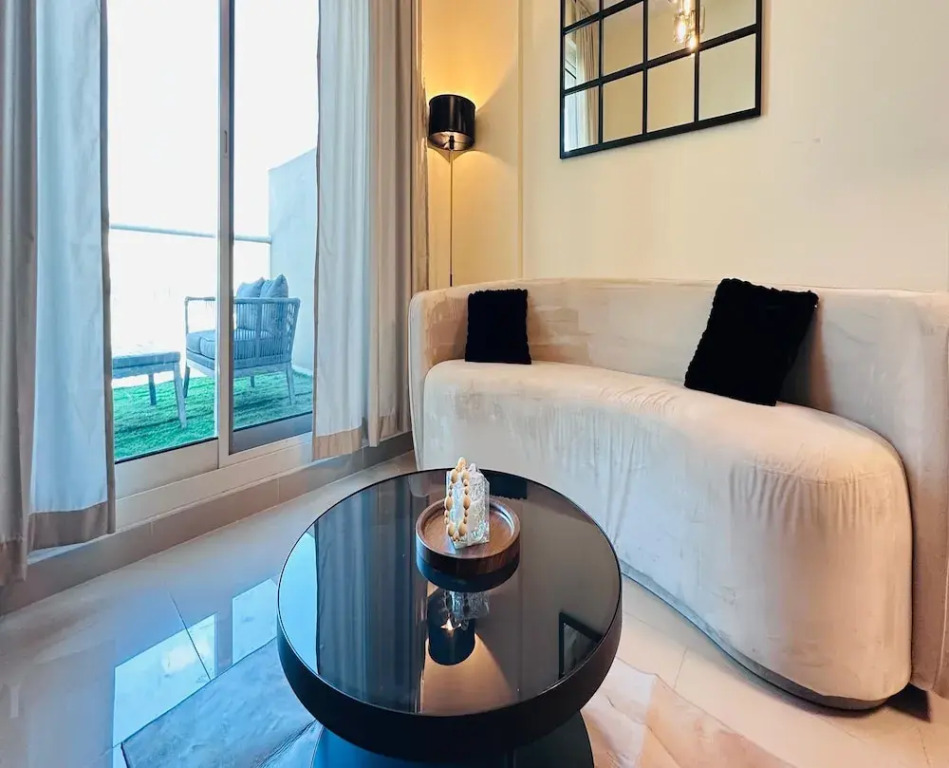 Modern 1BR w Pool and Parking At Roxana Residence