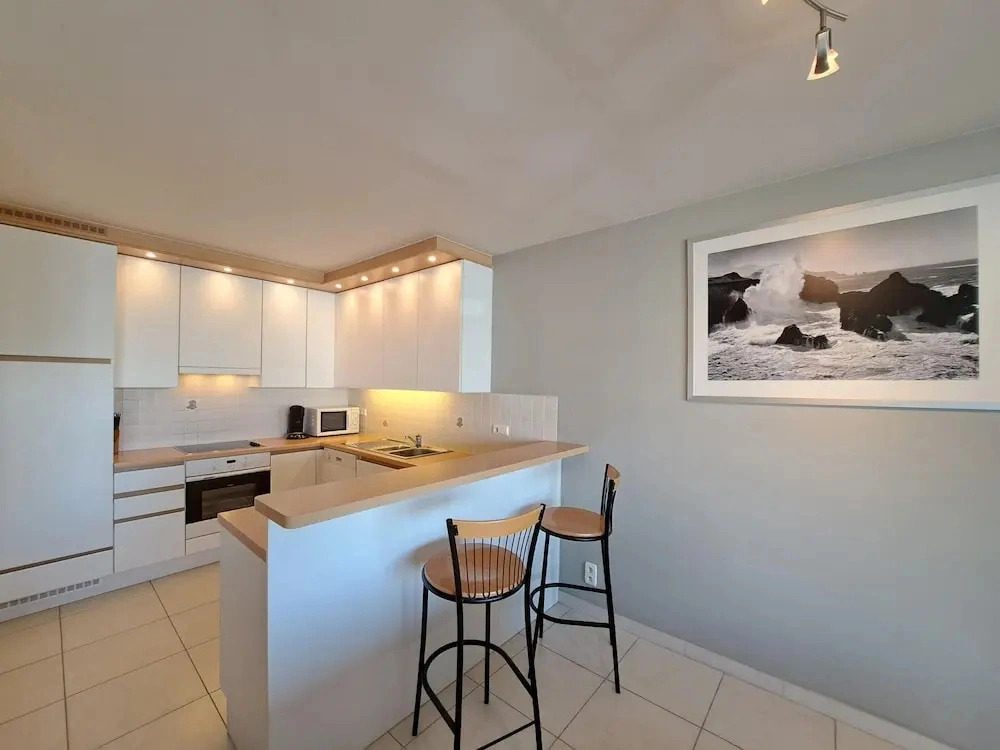 Coastal Apartment With Sleeping Alcove