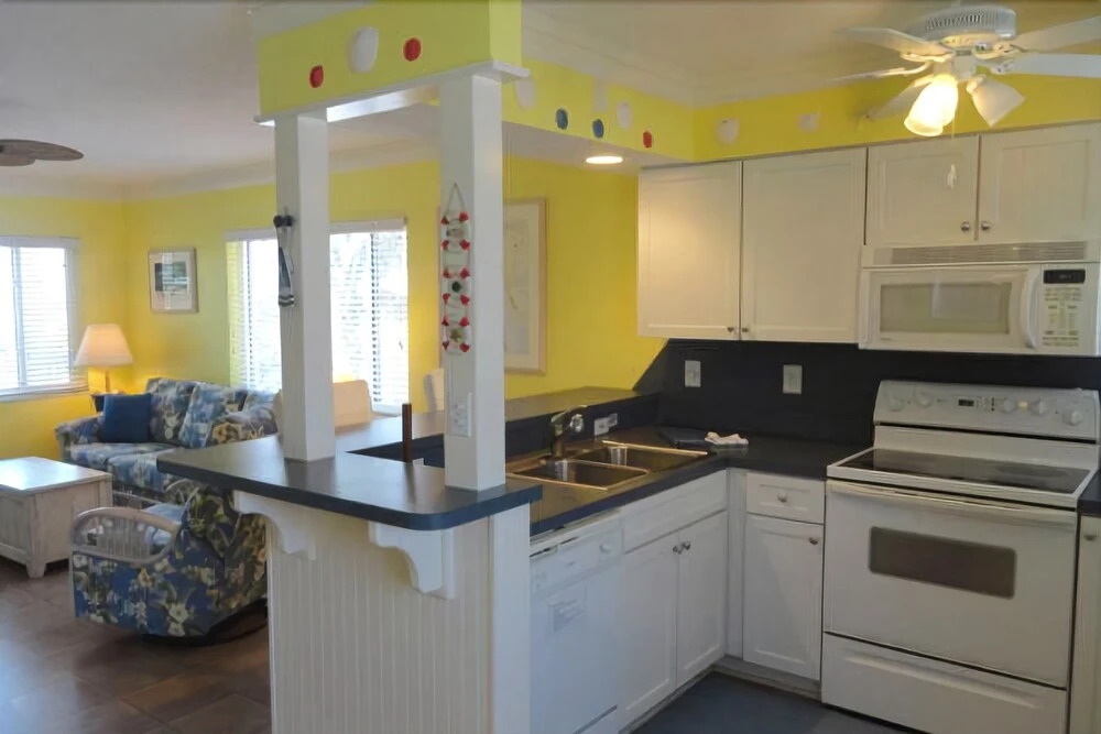 AM Beach Place Unit 4