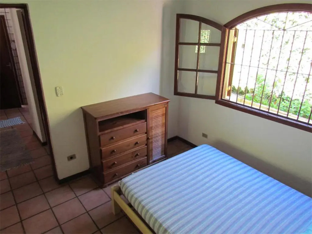 Casa 157 - 150 metros da praia das Toninhas, ideal para 6 a 8 pessoas, aceita pets