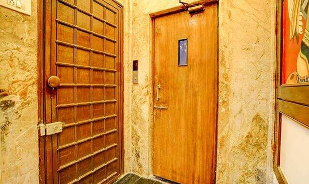 Hotel O Sunrise Suites