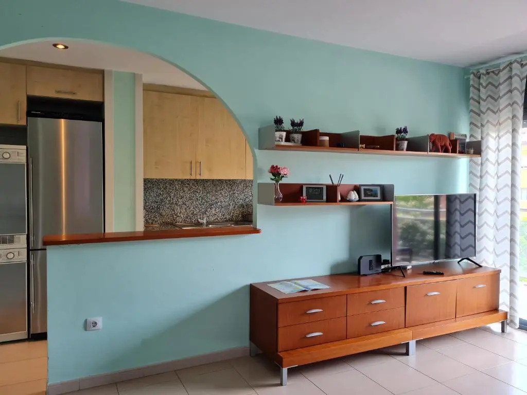 Fantastic 3 bedroom apartment, 300m to the sea