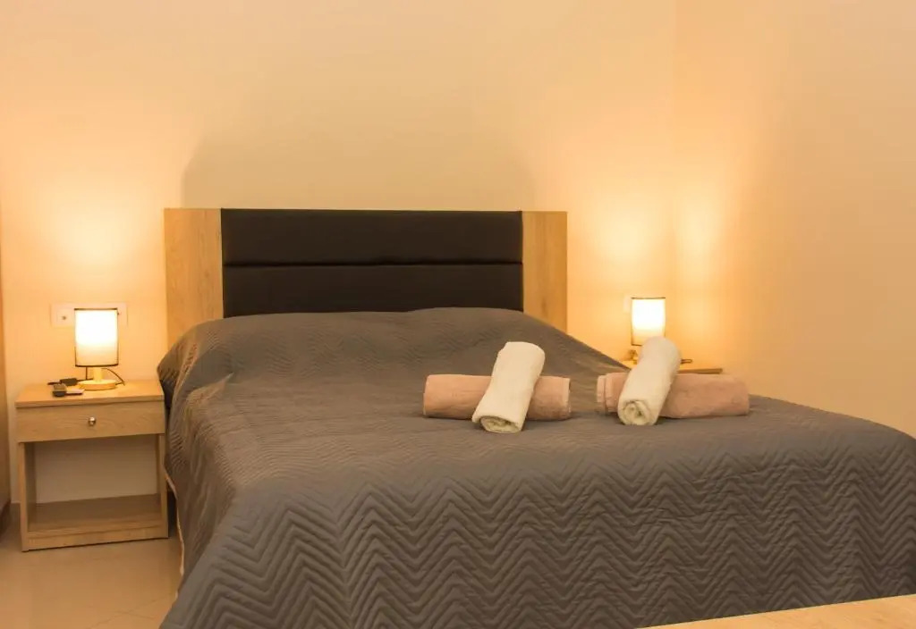 Central Luxury Studio 2
