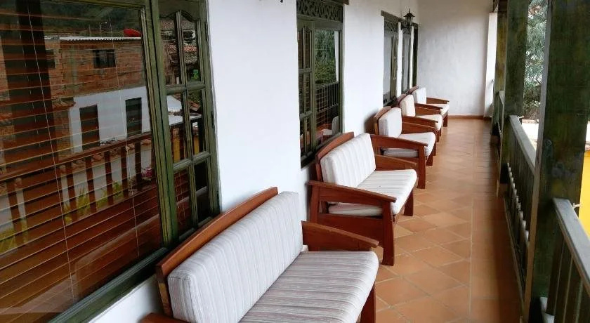 Hotel Aparta Suite La Montaña