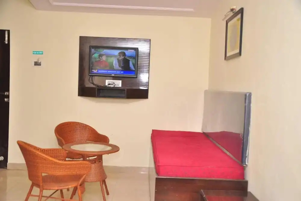FabHotel Silver Leef and Resort