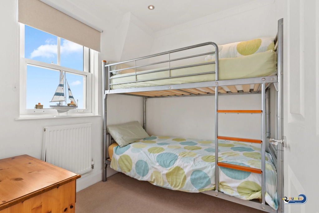 Surf Deck - Lovely Apartment Spectacular Coastal Views Short Walk to Beach