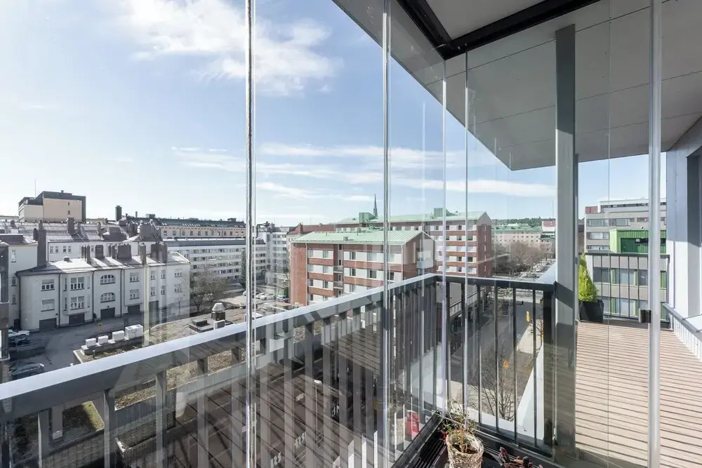 Luxurious 1BR Penthouse with Balcony