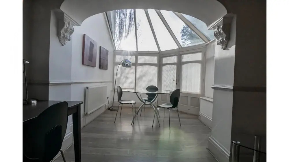 2 Bedroom in Kew Gardens - Clarendon Garden