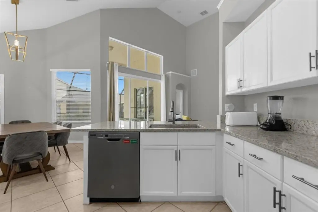 5 Bedrooms 35 Bathrooms Windsor Palms 8017 Kp