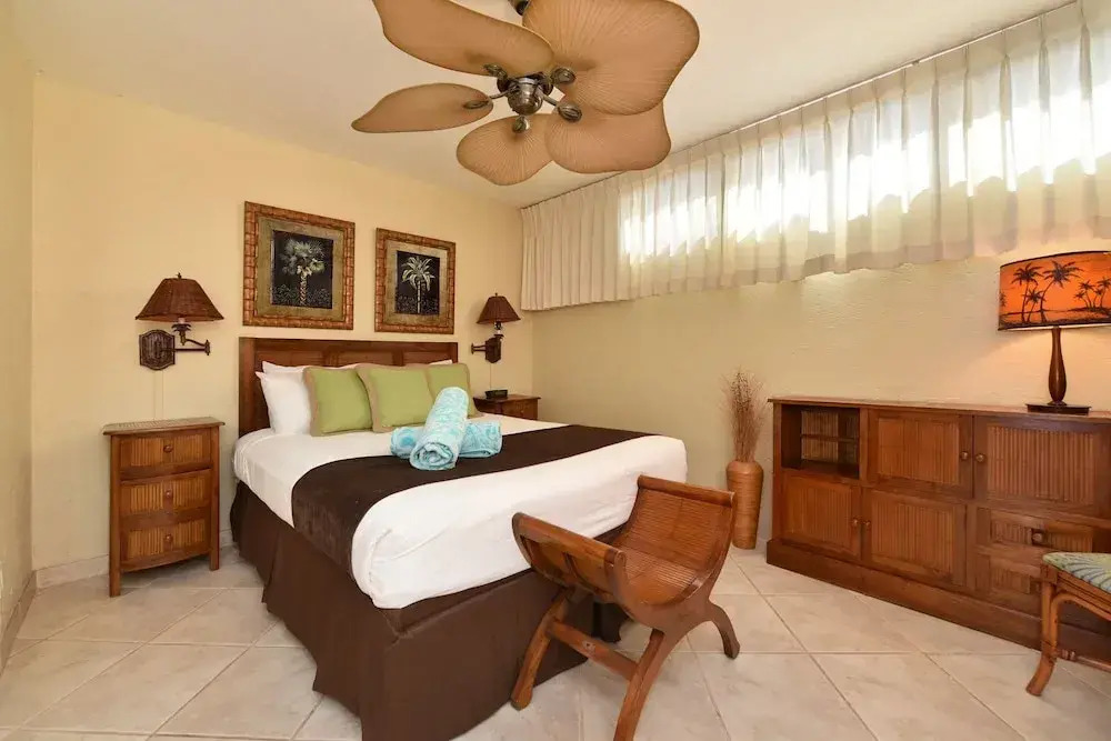 Papakea #a109 1 Bedroom Condo by RedAwning