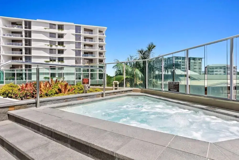 Luxury Beachfront Stay in Kirra