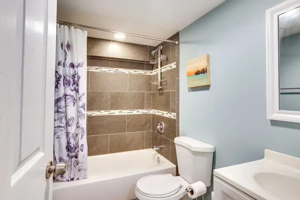 Saint Louis Home w/ Deck: 4 Mi to Downtown!