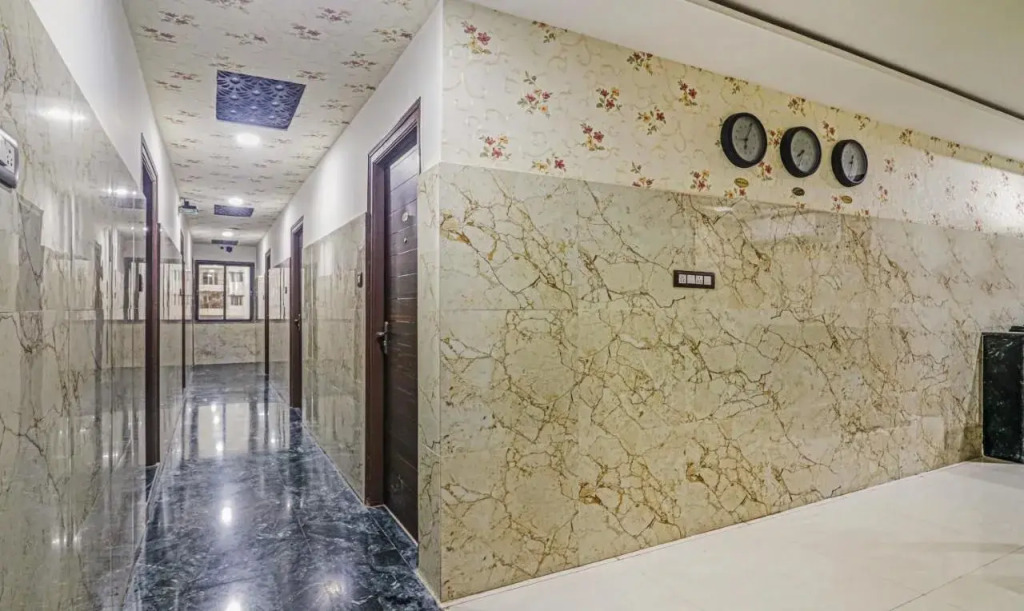 Itsy Hotels J A Royal Suites Manikonda