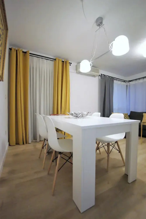Italia 8 Apartment