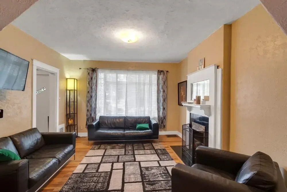 Pet Friendly Denver Home W/patio ~1min. To City Park 2 Bedroom Home by Redawning