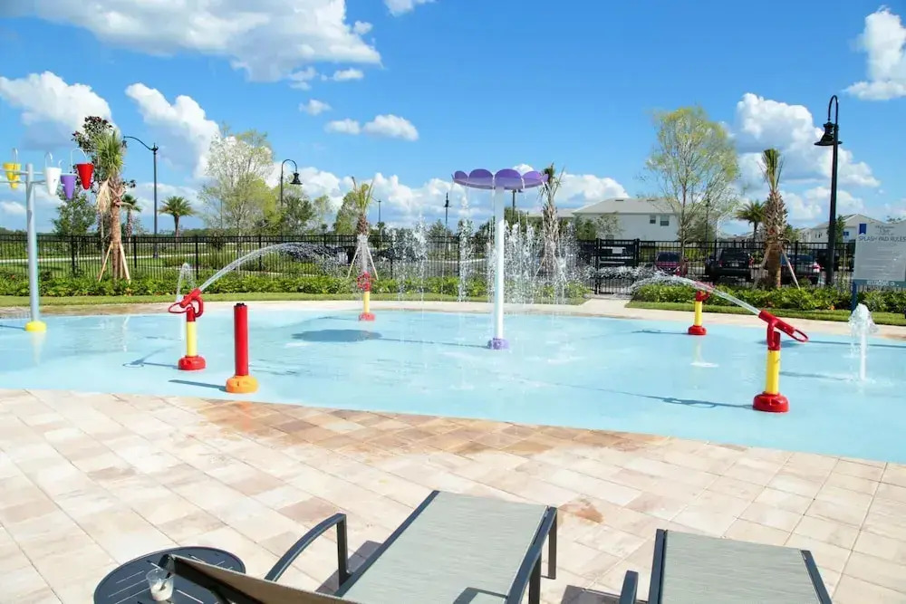 Stunning 2 Bd Apto Close to Disney Storey Lake Resort 105