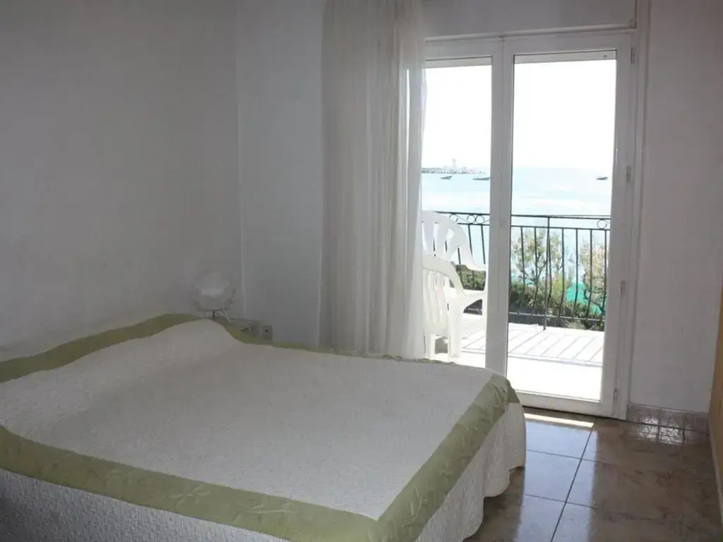 Appartement Hyères, 4 pièces, 6 personnes - FR-1-335-92