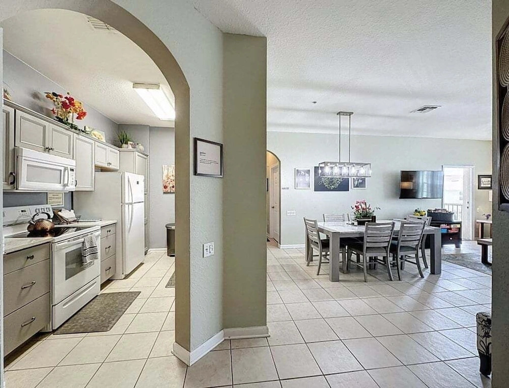 Create Magic Moments Steps Away From Waterpark 3 Bedroom Condo