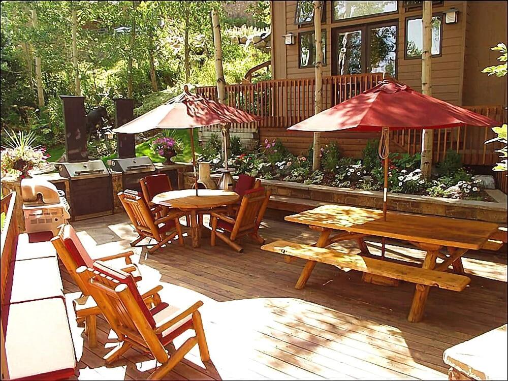 Walk 1 block to ski access - 6th bedroom mother-in-law unit optional Home by RedAwning