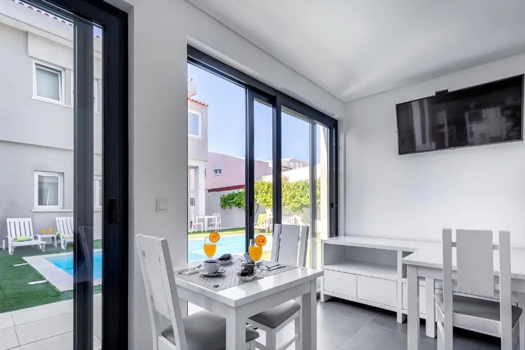 Ilheu 25 Peniche House