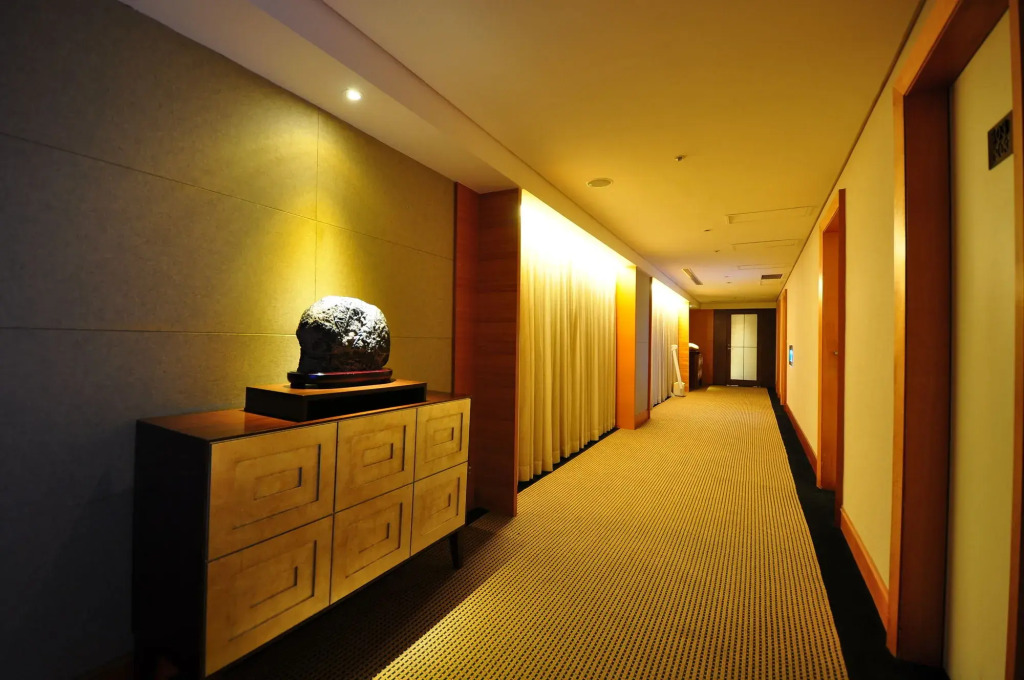 Forward Hotel