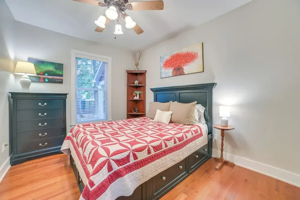 Northwest Michigan Duplex: 1/2 Mi to Lake Michigan