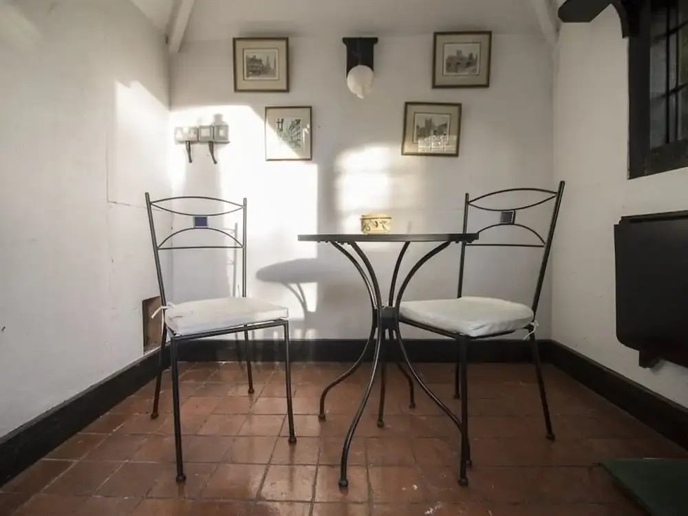 No. 21 Guest Accommodation