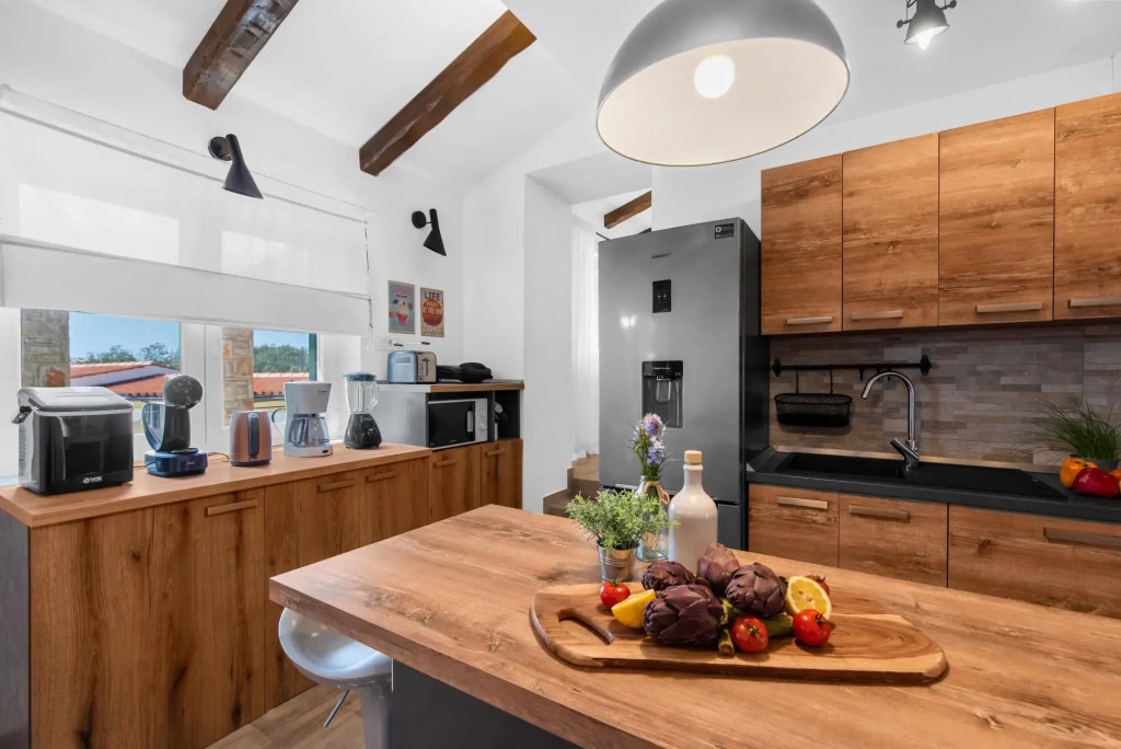 Kalista in Betiga with 4 bedrooms and 3 bathrooms
