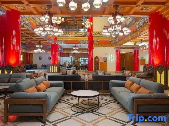 A thousand purple and red roof garden hotel (Guilin Liangjiang Sihu Scenic Area)