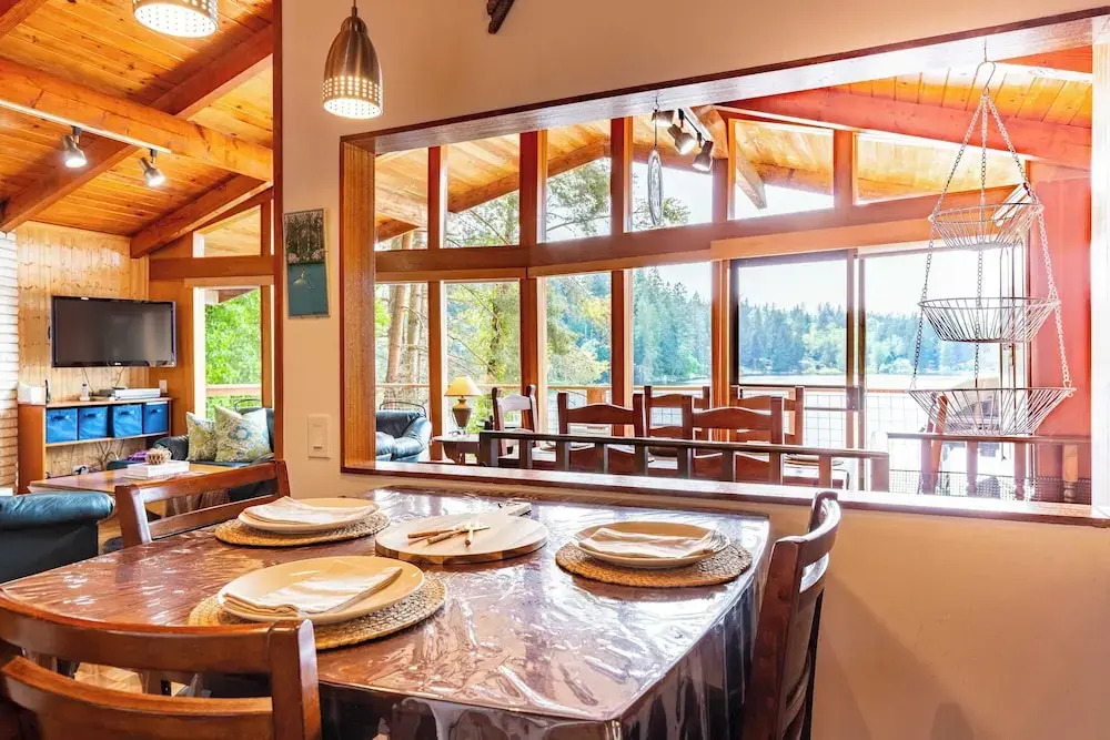 Goss Lake Getaway by Avantstay Lakefront Escape