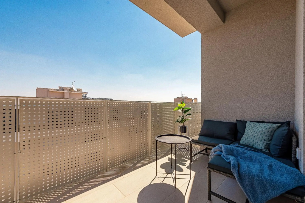 City Lux Apartment 2 - with garage and balcony