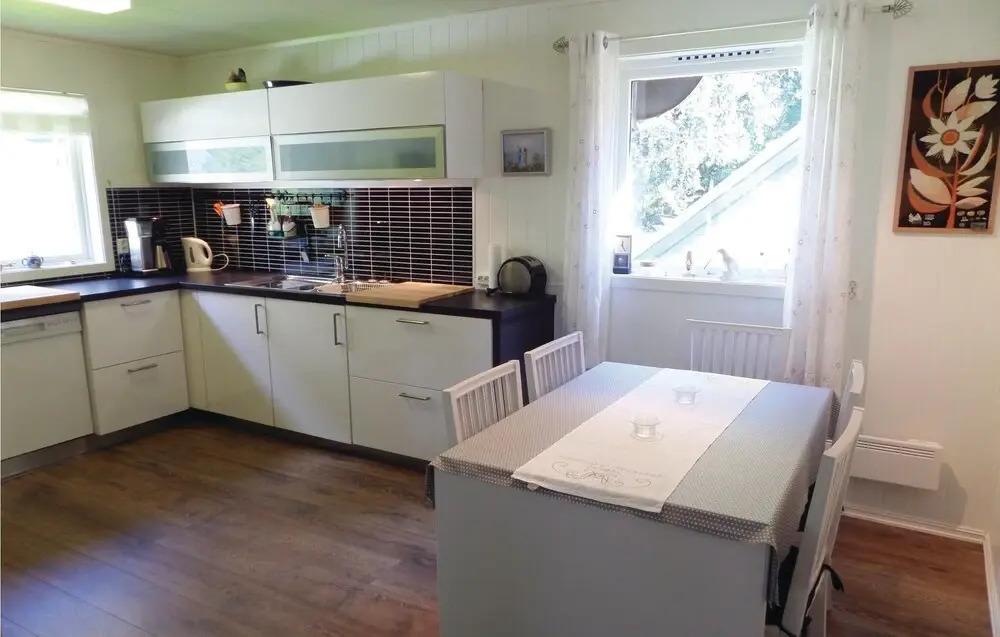 2 Bedroom Beautiful Home In Fjæra