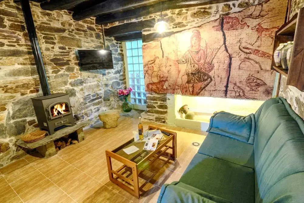 House With 2 Bedrooms in Baralla, With Wonderful Mountain View, Enclos
