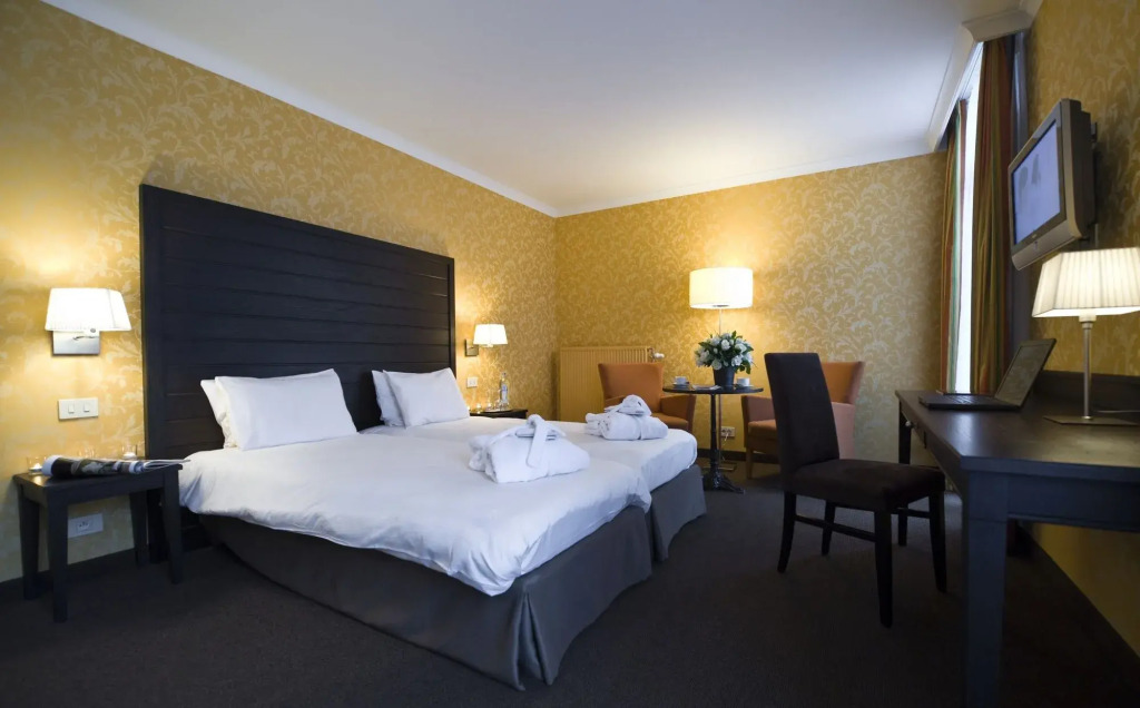 Flanders Hotel