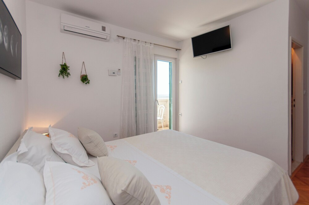 Apartments Blazenka