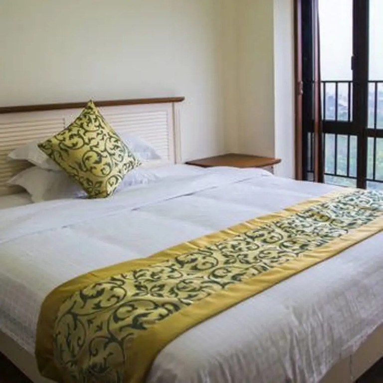 Fenghuang Shanshui Hongwan Sea View Holiday Hotel