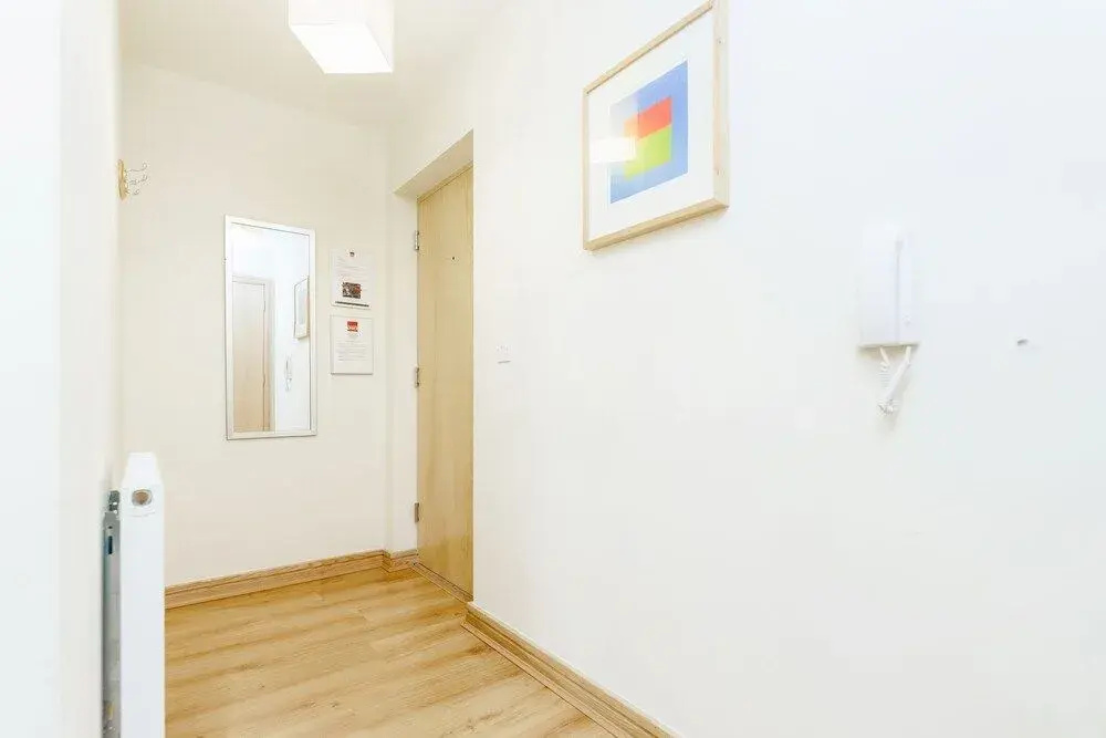 Roomspace Apartments -Westnye House