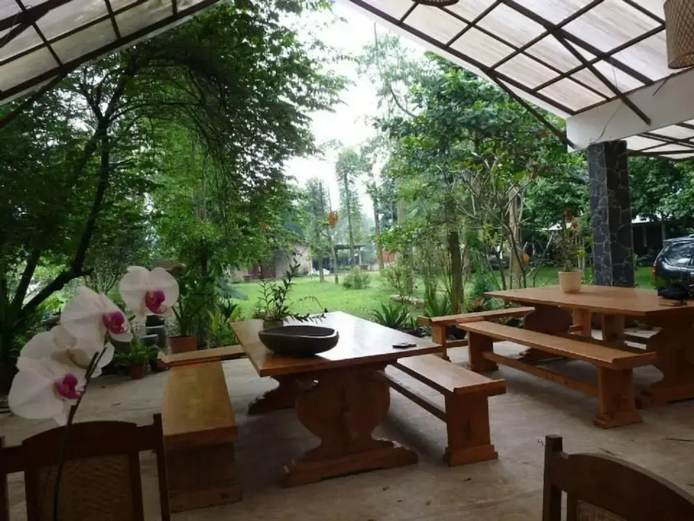 Ronia Mountain Villa Lembang